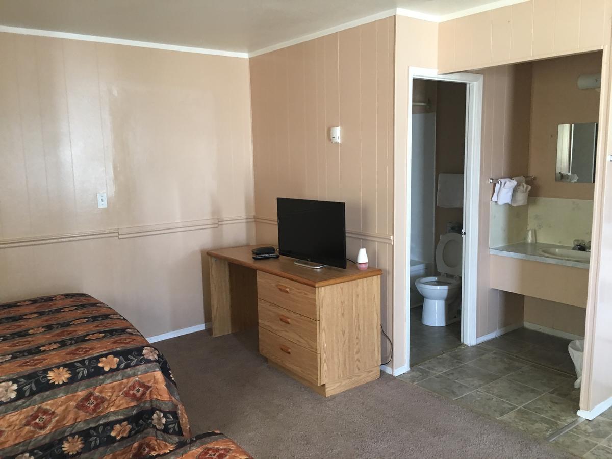 Bluebird Motel Innisfail Buitenkant foto